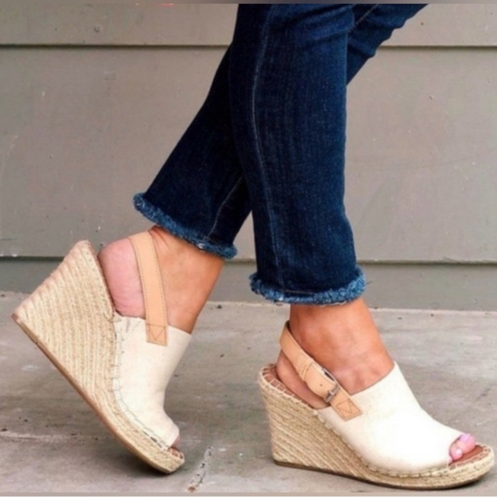 Toms Monica natural tan espadrille wedge sandal. New. Size 10